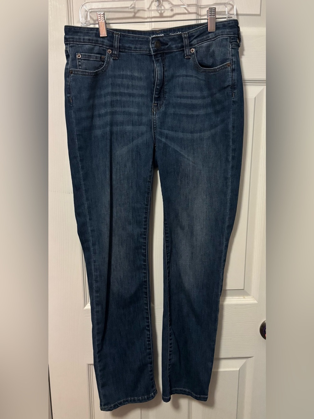 Amazon Essentials Straight-Leg Women’s Jeans